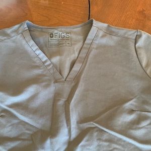 Figs casma top charcoal grey